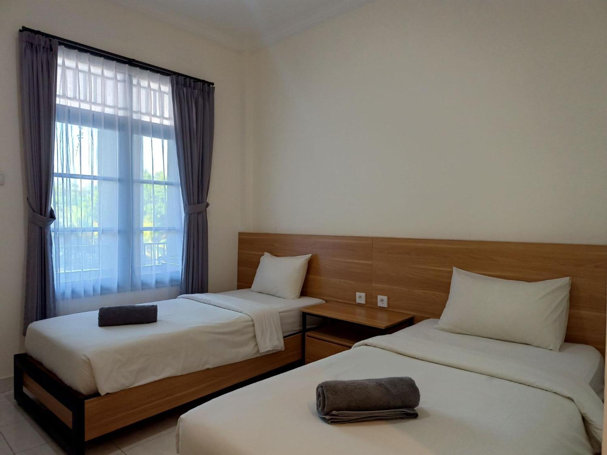 Pondok Anyar Hotel Кута Стая снимка